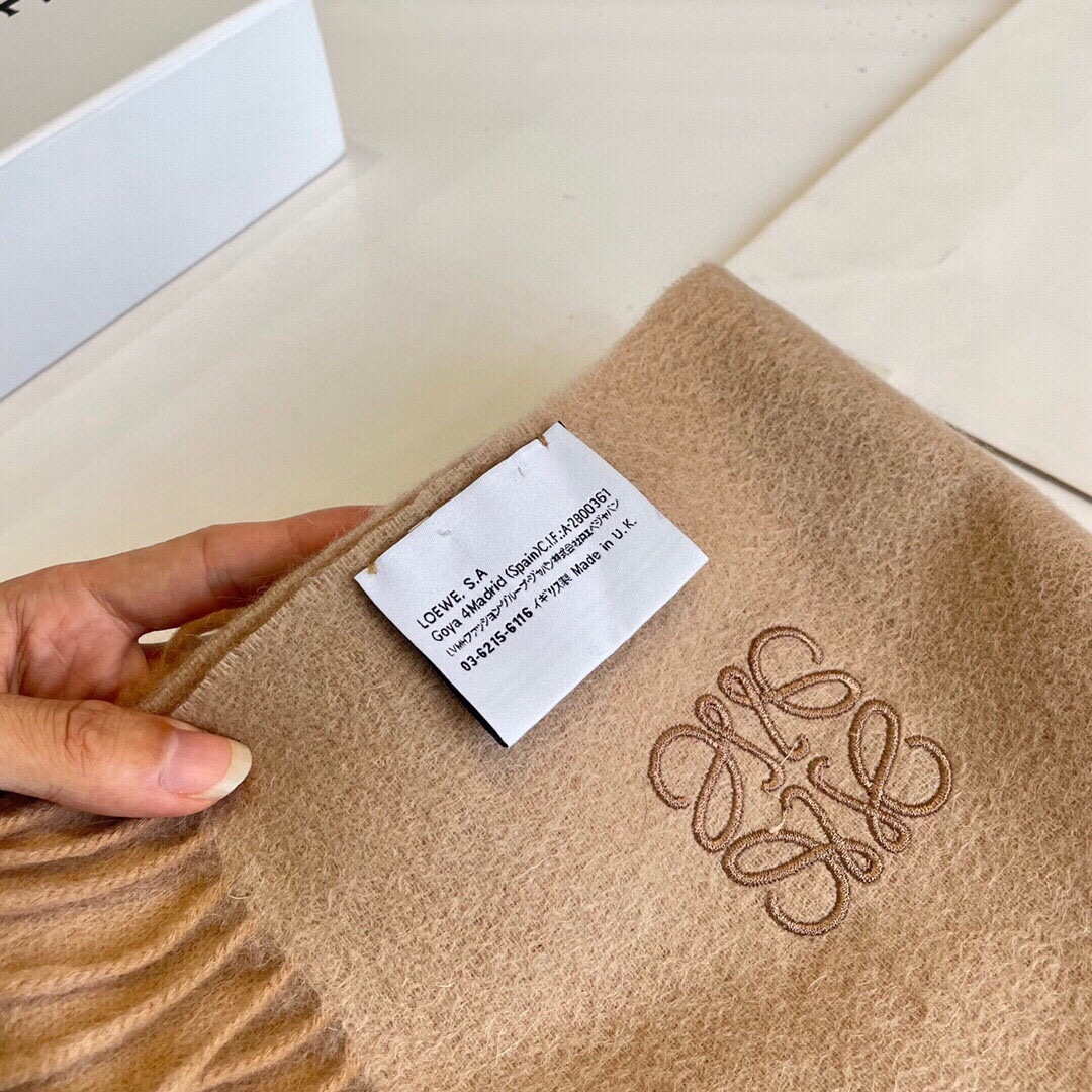Loewe罗意威今年最新的订单(讲真，送人自用百分推荐)SviP推荐(自留.品质绝对放心).真心觉得可以