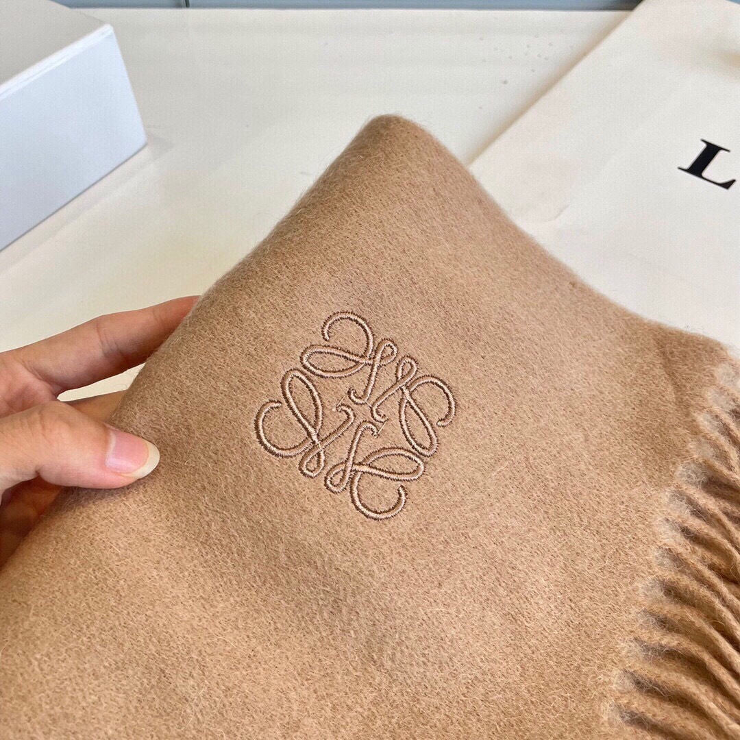 Loewe罗意威今年最新的订单(讲真，送人自用百分推荐)SviP推荐(自留.品质绝对放心).真心觉得可以