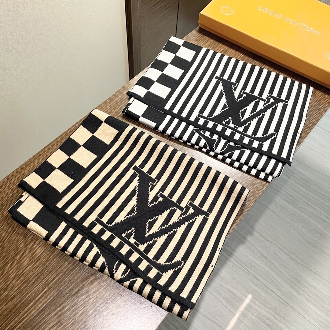 LV【男女围巾】怒赞自留，难得的高端货！家属福利！非常正的围巾~面料大爱，非常柔软细腻舒服，大气简约，超