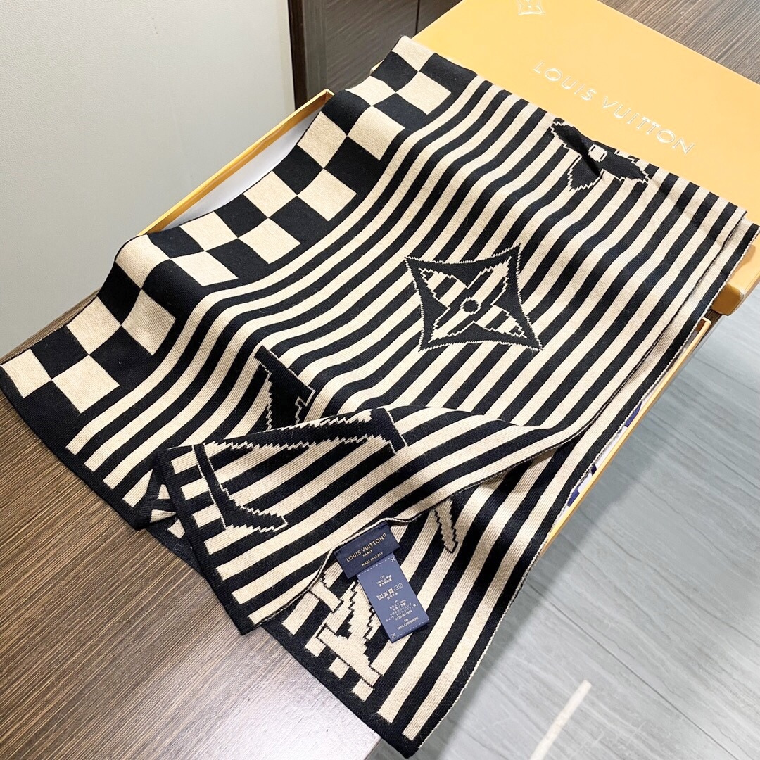 LV【男女围巾】怒赞自留，难得的高端货！家属福利！非常正的围巾~面料大爱，非常柔软细腻舒服，大气简约，超