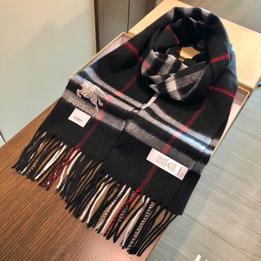 【市场最高品质经典中经典】王牌口碑burberry经典羊绒格子围巾‼专柜最新品相，目前专柜都换上了新标👍