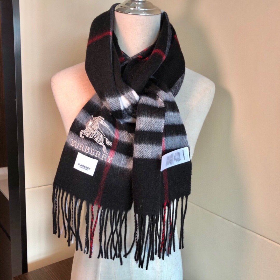 【市场最高品质经典中经典】王牌口碑burberry经典羊绒格子围巾‼专柜最新品相，目前专柜都换上了新标👍
