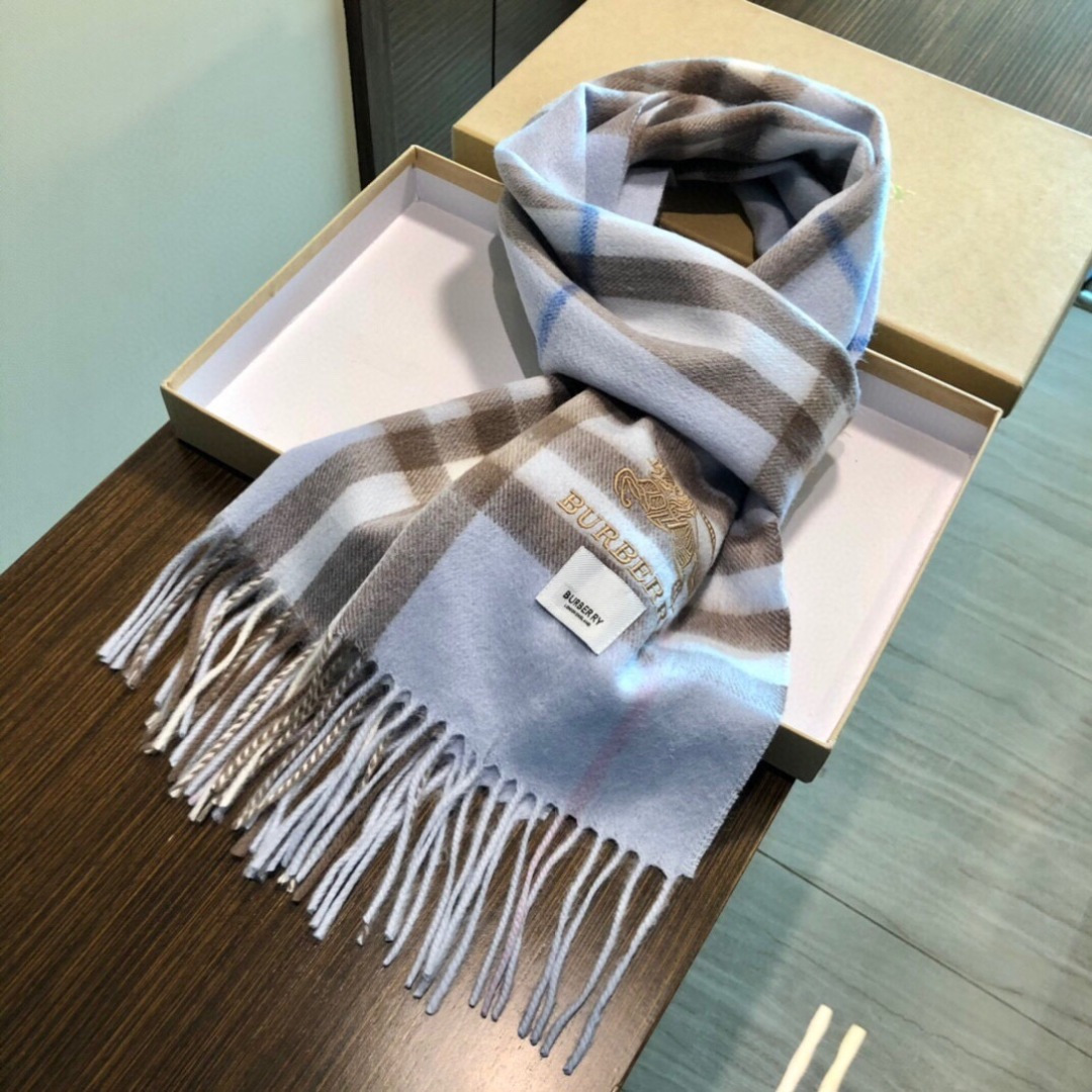 【市场最高品质经典中经典】王牌口碑burberry经典羊绒格子围巾‼专柜最新品相，目前专柜都换上了新标👍