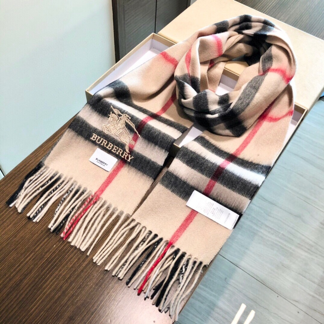 【市场最高品质经典中经典】王牌口碑burberry经典羊绒格子围巾‼专柜最新品相，目前专柜都换上了新标👍