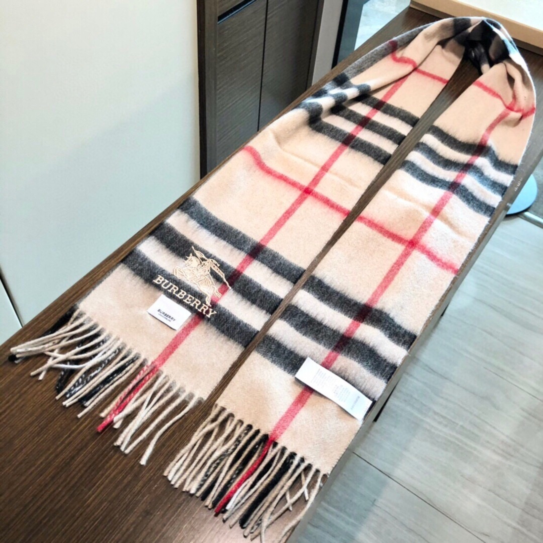 【市场最高品质经典中经典】王牌口碑burberry经典羊绒格子围巾‼专柜最新品相，目前专柜都换上了新标👍