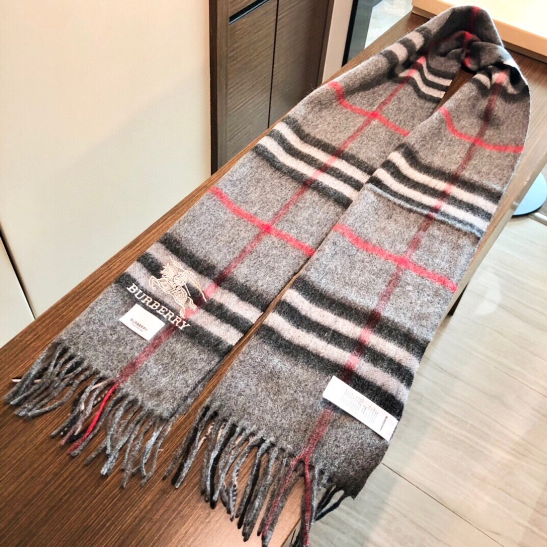 【市场最高品质经典中经典】王牌口碑burberry经典羊绒格子围巾‼专柜最新品相，目前专柜都换上了新标👍