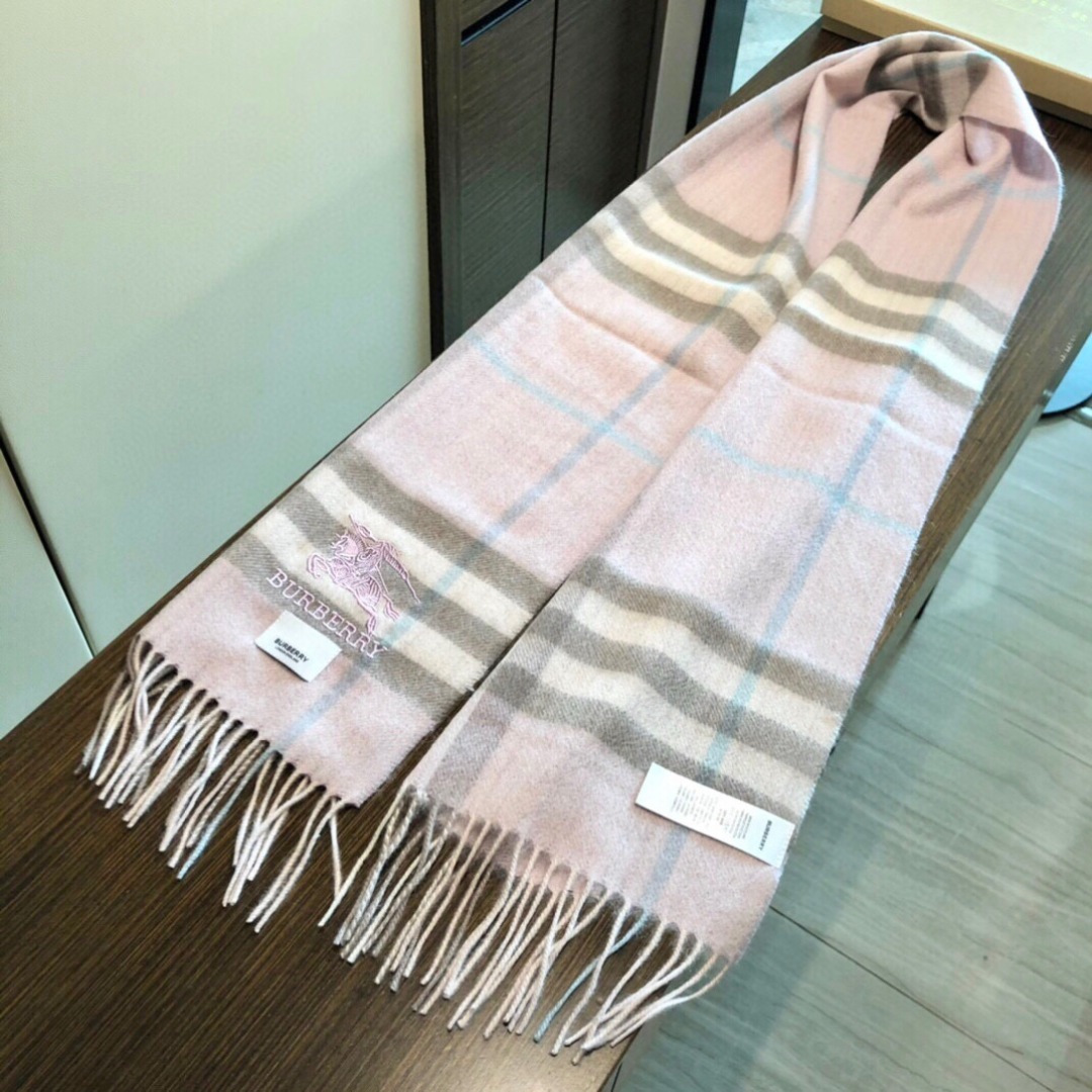 【市场最高品质经典中经典】王牌口碑burberry经典羊绒格子围巾‼专柜最新品相，目前专柜都换上了新标👍