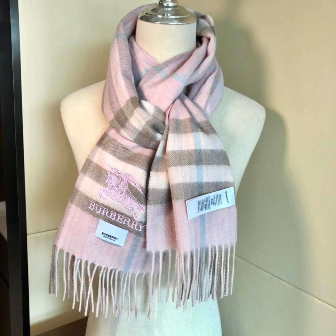 【市场最高品质经典中经典】王牌口碑burberry经典羊绒格子围巾‼专柜最新品相，目前专柜都换上了新标👍
