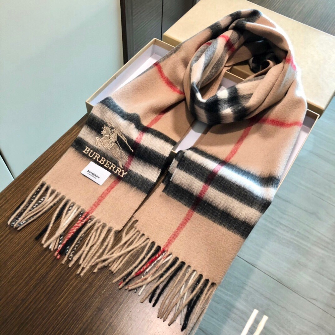 【市场最高品质经典中经典】王牌口碑burberry经典羊绒格子围巾‼专柜最新品相，目前专柜都换上了新标👍
