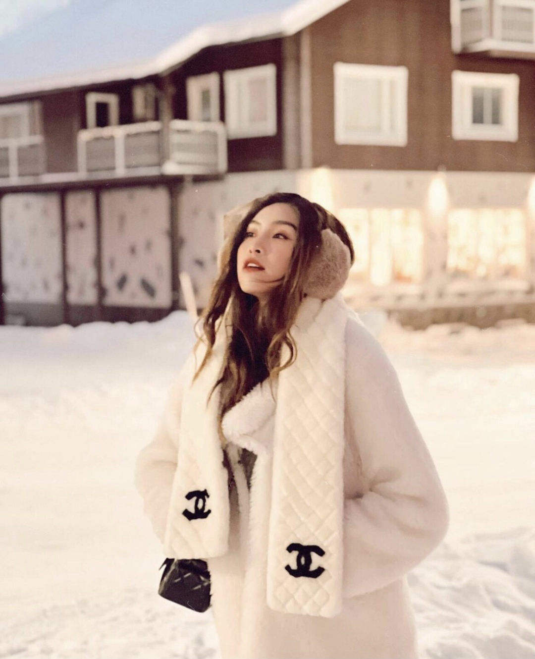 【▪️超级保暖Chanel秋冬新款！！！】简约奢华大气白富美，进口人工皮草和羊绒的结合，高级的范畴已不只