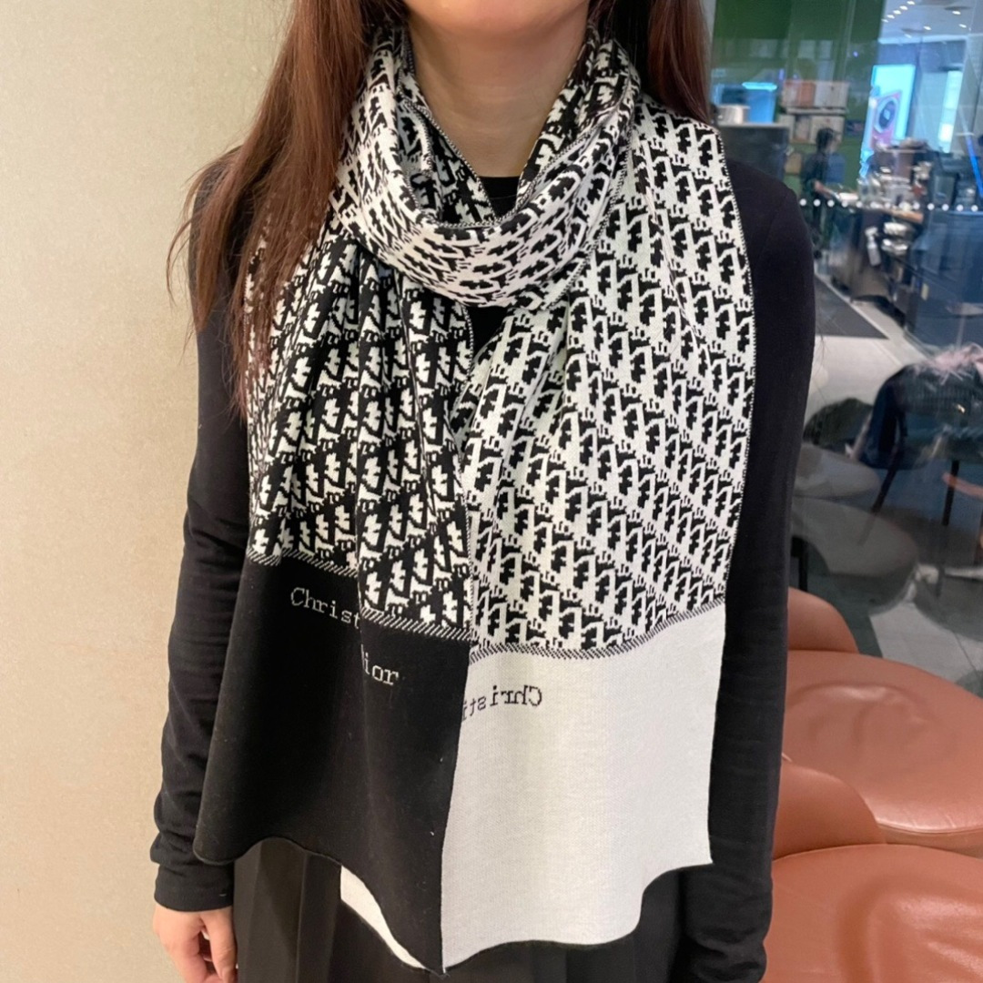 💋专柜最新款💨迪奥火爆来袭💥🎊顶级色织工艺。此工艺只有大牌纯正代工厂才有的工艺‼️100%顶级针织加羊绒