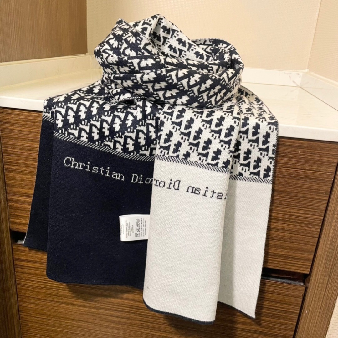 💋专柜最新款💨迪奥火爆来袭💥🎊顶级色织工艺。此工艺只有大牌纯正代工厂才有的工艺‼️100%顶级针织加羊绒