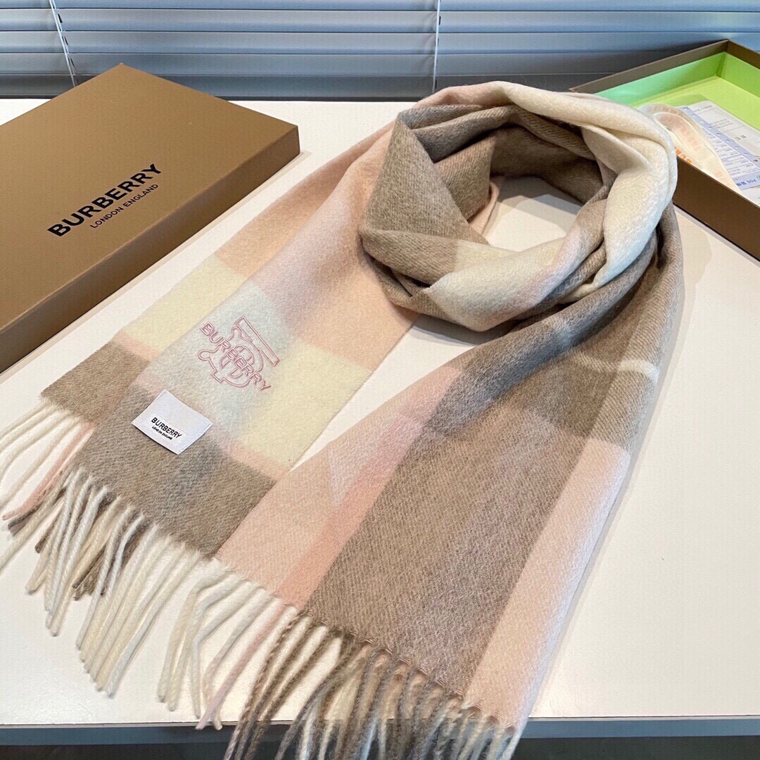 B家。【男女围巾】怒赞自留，难得的高端男款！家属福利！巴宝莉非常正的男士围巾~面料大爱，非常柔软细腻舒服