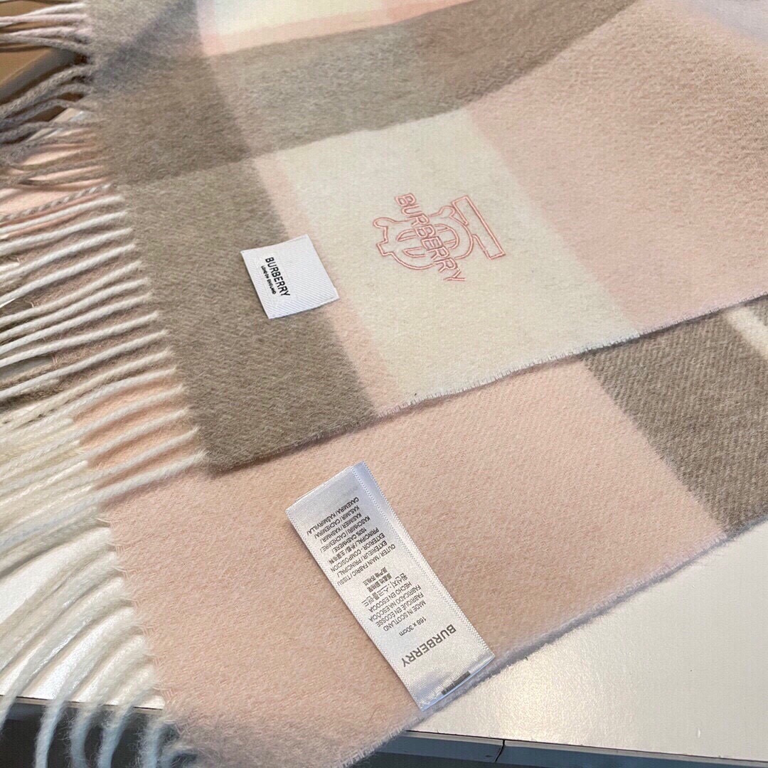 B家。【男女围巾】怒赞自留，难得的高端男款！家属福利！巴宝莉非常正的男士围巾~面料大爱，非常柔软细腻舒服