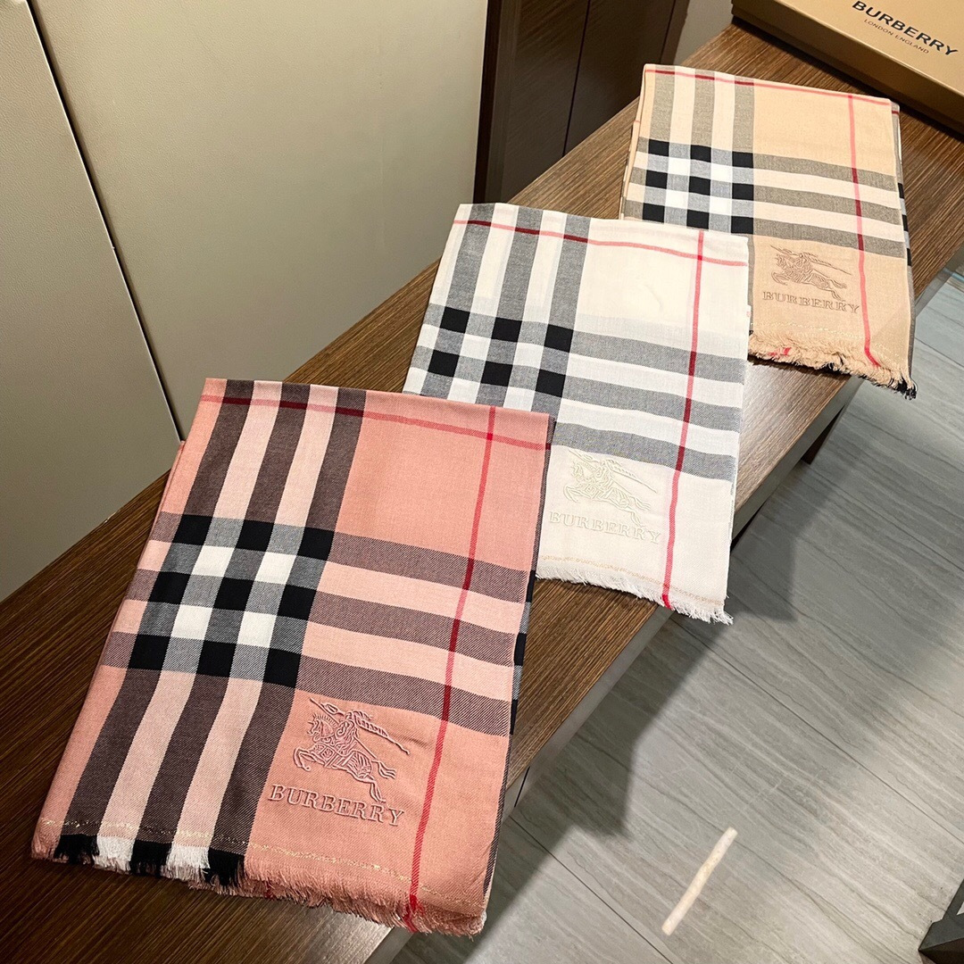 顶级高端现货发行⚠️🎀💟巴宝莉专柜超爆万年款✨【经典长巾】✨品质手感好到不行‼️♨️高尖端产物⚠️绝对令