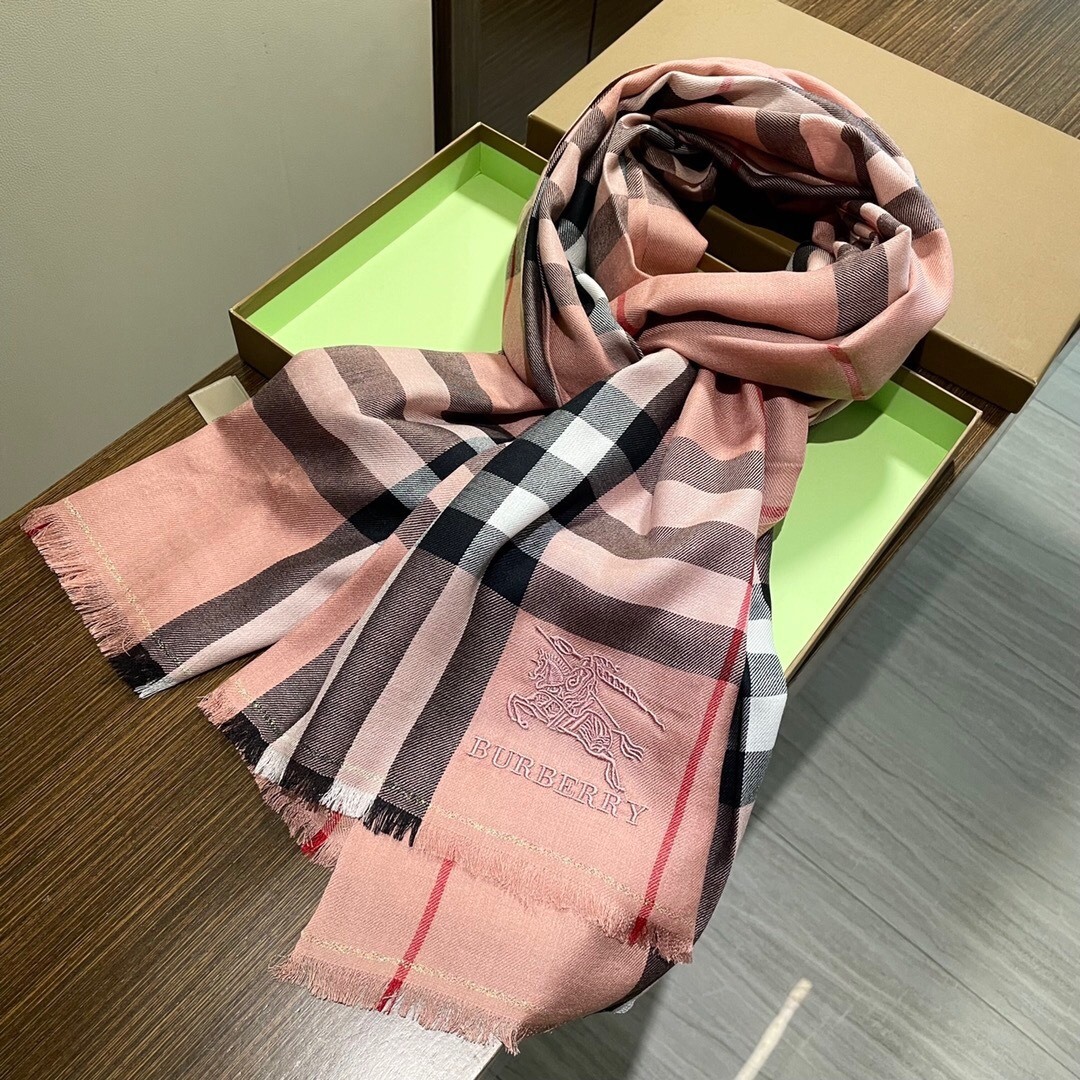 顶级高端现货发行⚠️🎀💟巴宝莉专柜超爆万年款✨【经典长巾】✨品质手感好到不行‼️♨️高尖端产物⚠️绝对令