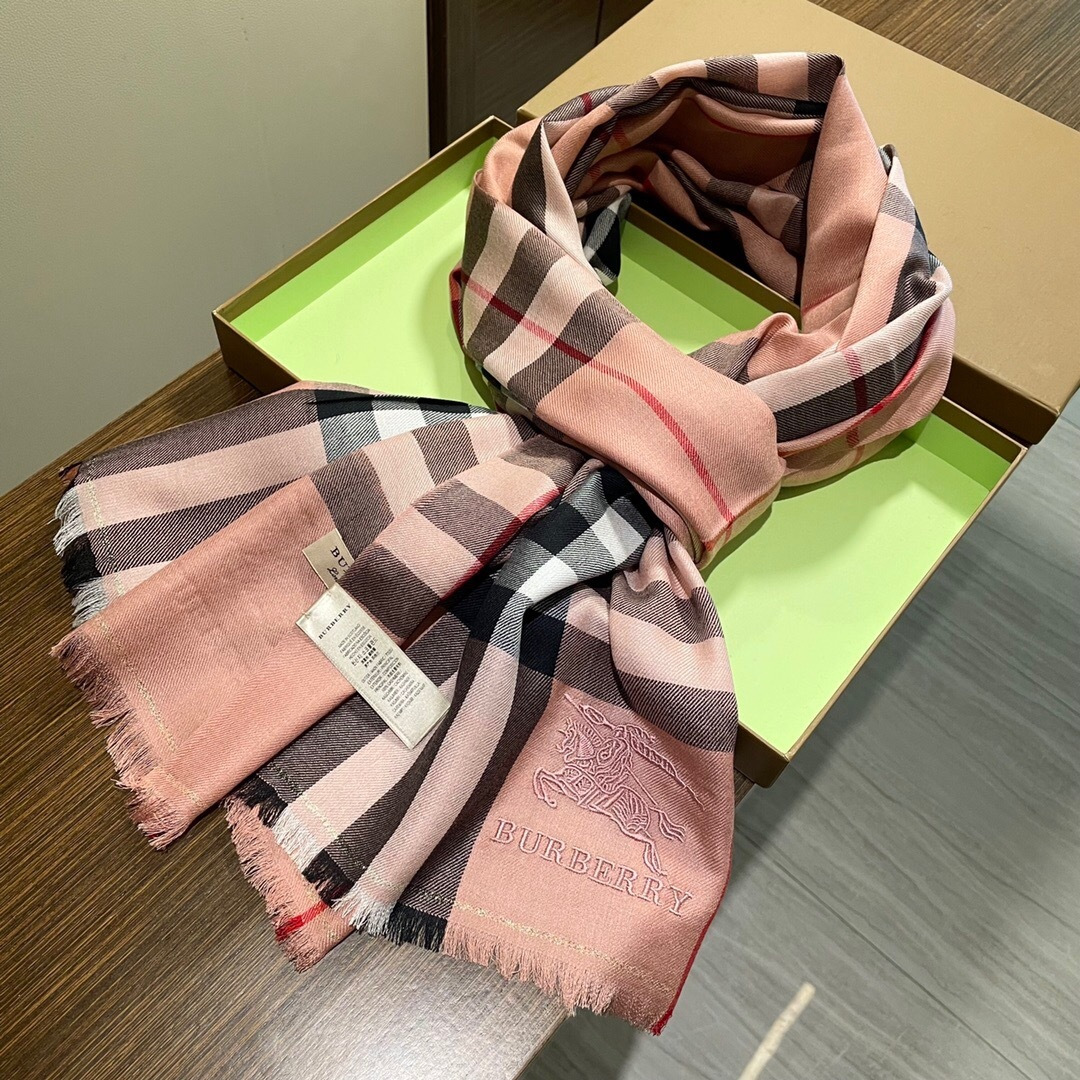 顶级高端现货发行⚠️🎀💟巴宝莉专柜超爆万年款✨【经典长巾】✨品质手感好到不行‼️♨️高尖端产物⚠️绝对令