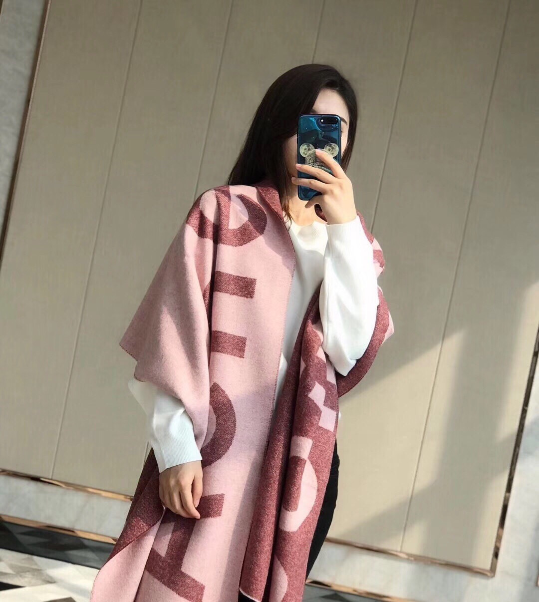 【acne大字母披肩】今年最热的款 🚨🚨原单原厂出品 超级大logo 🎆🎆双面三色纱提花工艺 🎟🎟波普艺