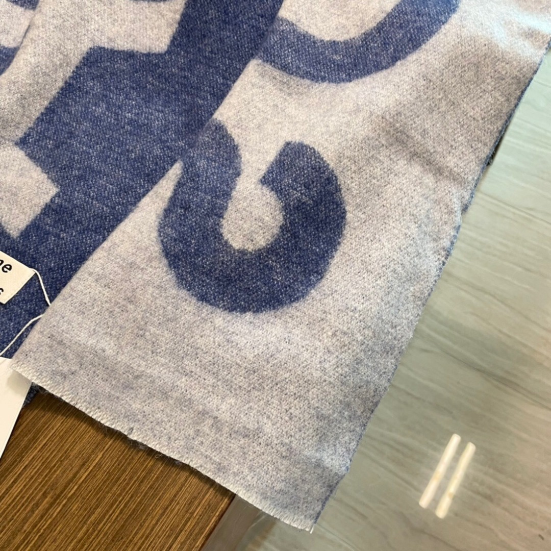 【acne大字母披肩】今年最热的款 🚨🚨原单原厂出品 超级大logo 🎆🎆双面三色纱提花工艺 🎟🎟波普艺