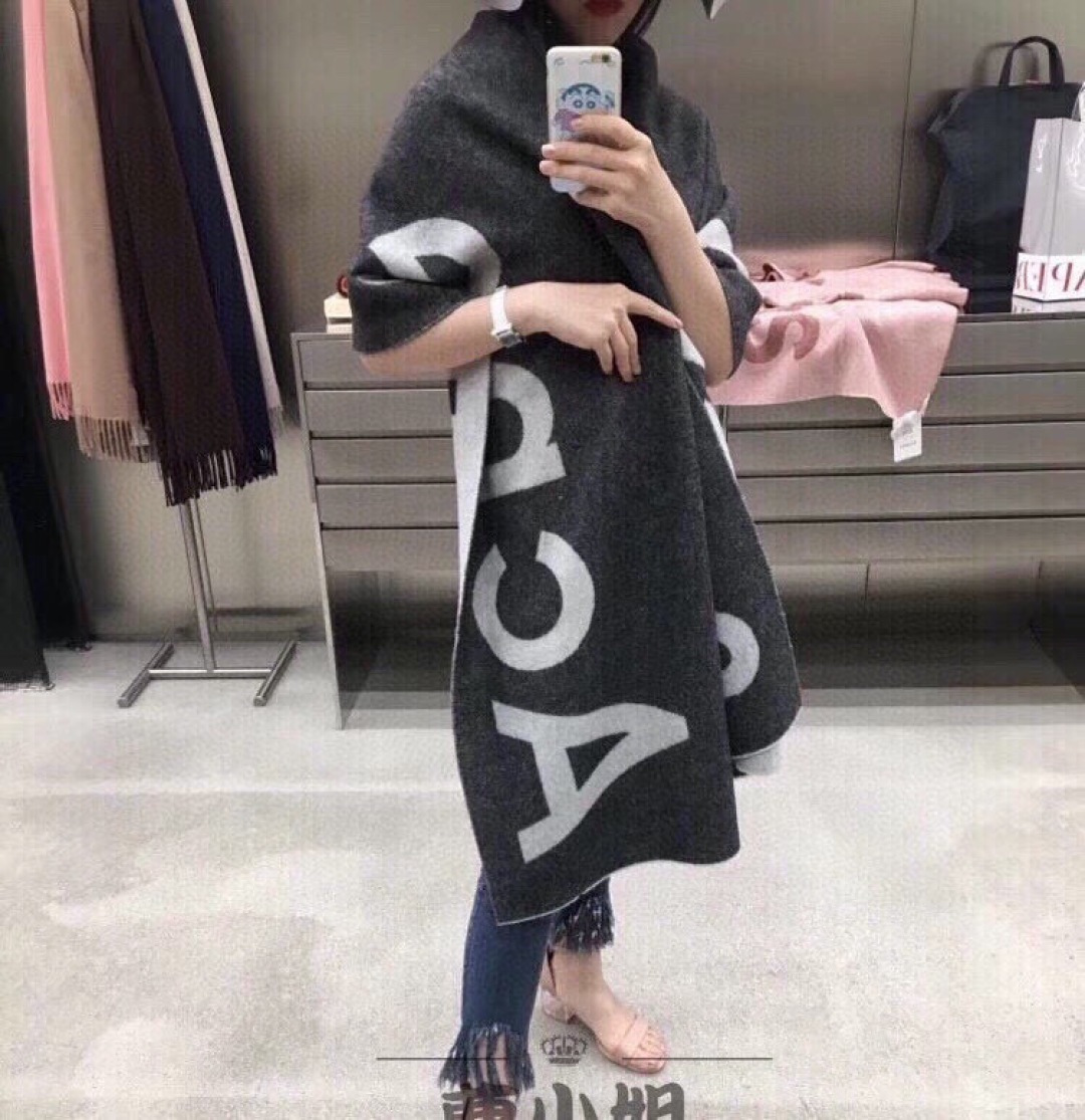 【acne大字母披肩】今年最热的款 🚨🚨原单原厂出品 超级大logo 🎆🎆双面三色纱提花工艺 🎟🎟波普艺