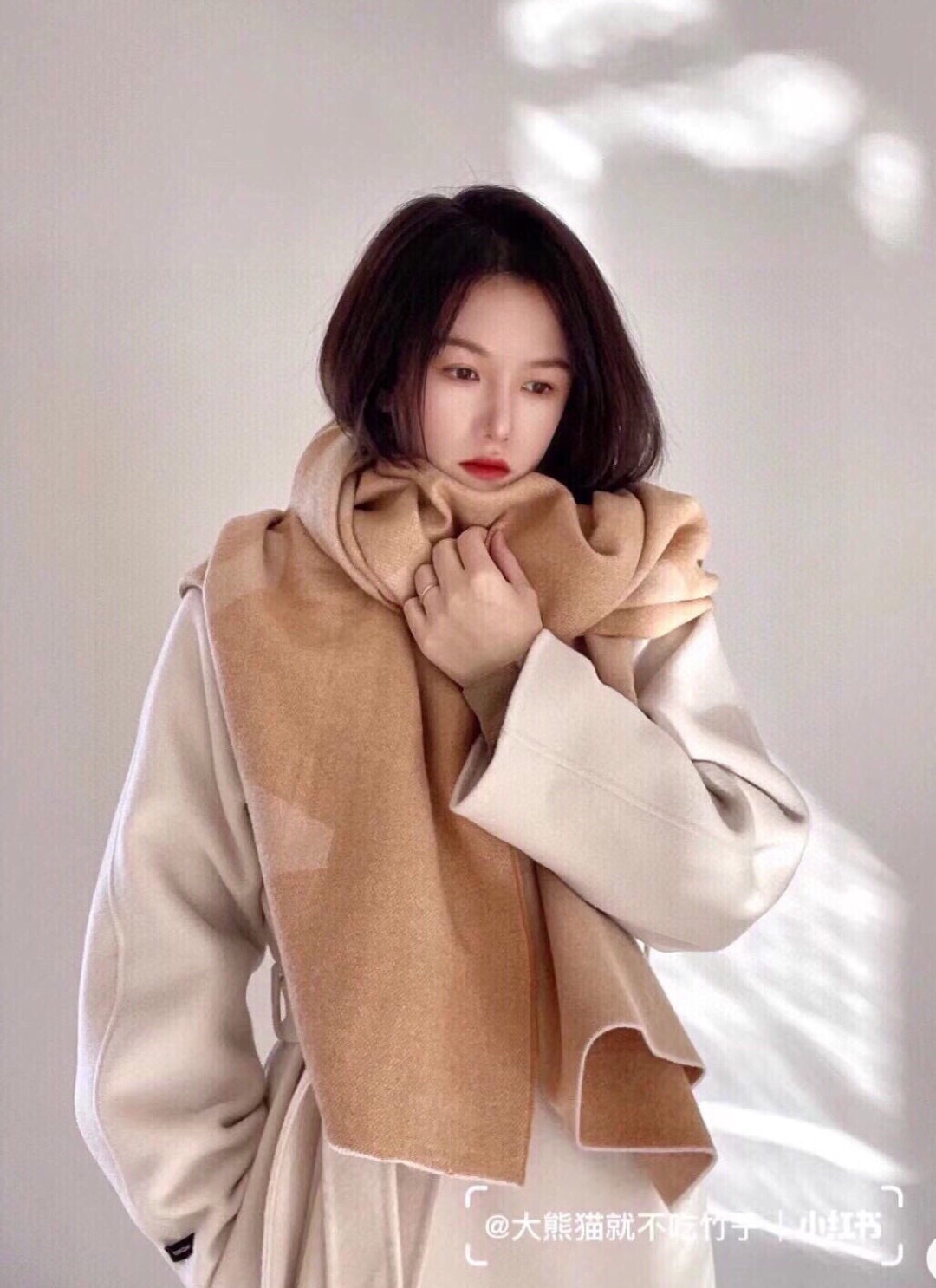 【acne大字母披肩】今年最热的款 🚨🚨原单原厂出品 超级大logo 🎆🎆双面三色纱提花工艺 🎟🎟波普艺