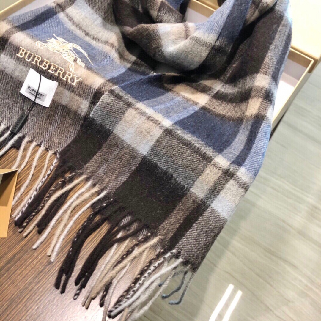 【巴宝莉】欧洲羊绒男女款发售，👊顶级原单正品尾货🌲，明星同款，🎩优雅温和的时尚之美，穿上有型，🆚在任何场