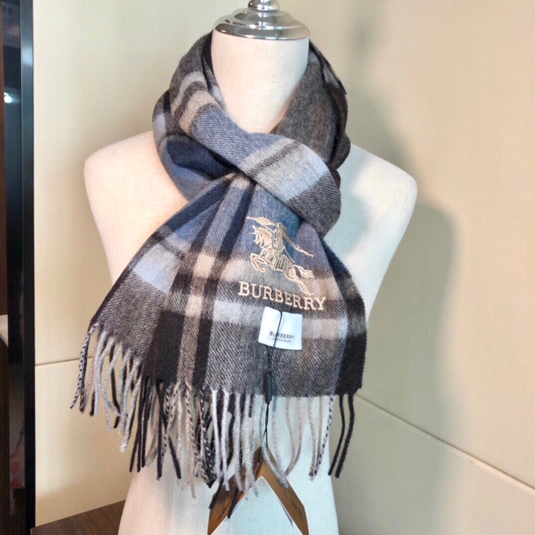 【巴宝莉】欧洲羊绒男女款发售，👊顶级原单正品尾货🌲，明星同款，🎩优雅温和的时尚之美，穿上有型，🆚在任何场