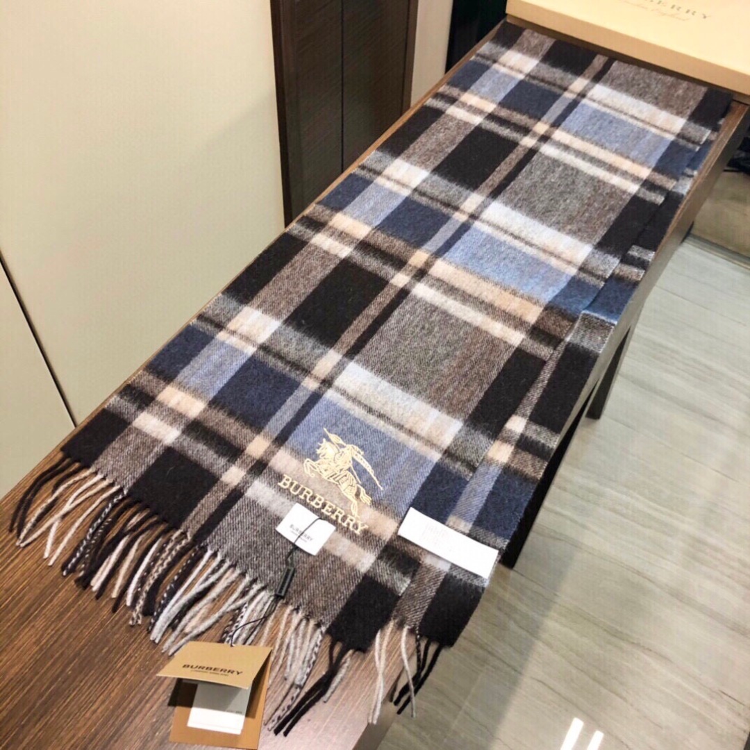 【巴宝莉】欧洲羊绒男女款发售，👊顶级原单正品尾货🌲，明星同款，🎩优雅温和的时尚之美，穿上有型，🆚在任何场