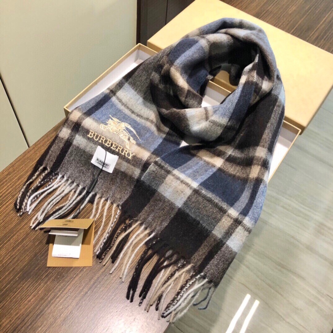 【巴宝莉】欧洲羊绒男女款发售，👊顶级原单正品尾货🌲，明星同款，🎩优雅温和的时尚之美，穿上有型，🆚在任何场