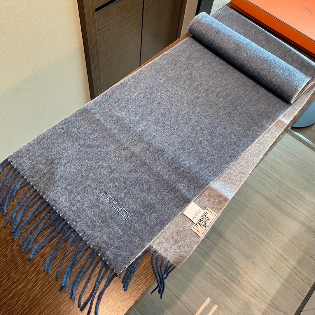 新色到❤️ 怒推走量双面爱马仕新款🎊重磅推荐🎊官网最新款💥 100%顶级山羊绒材质。非常保暖👑 柔软亲肤