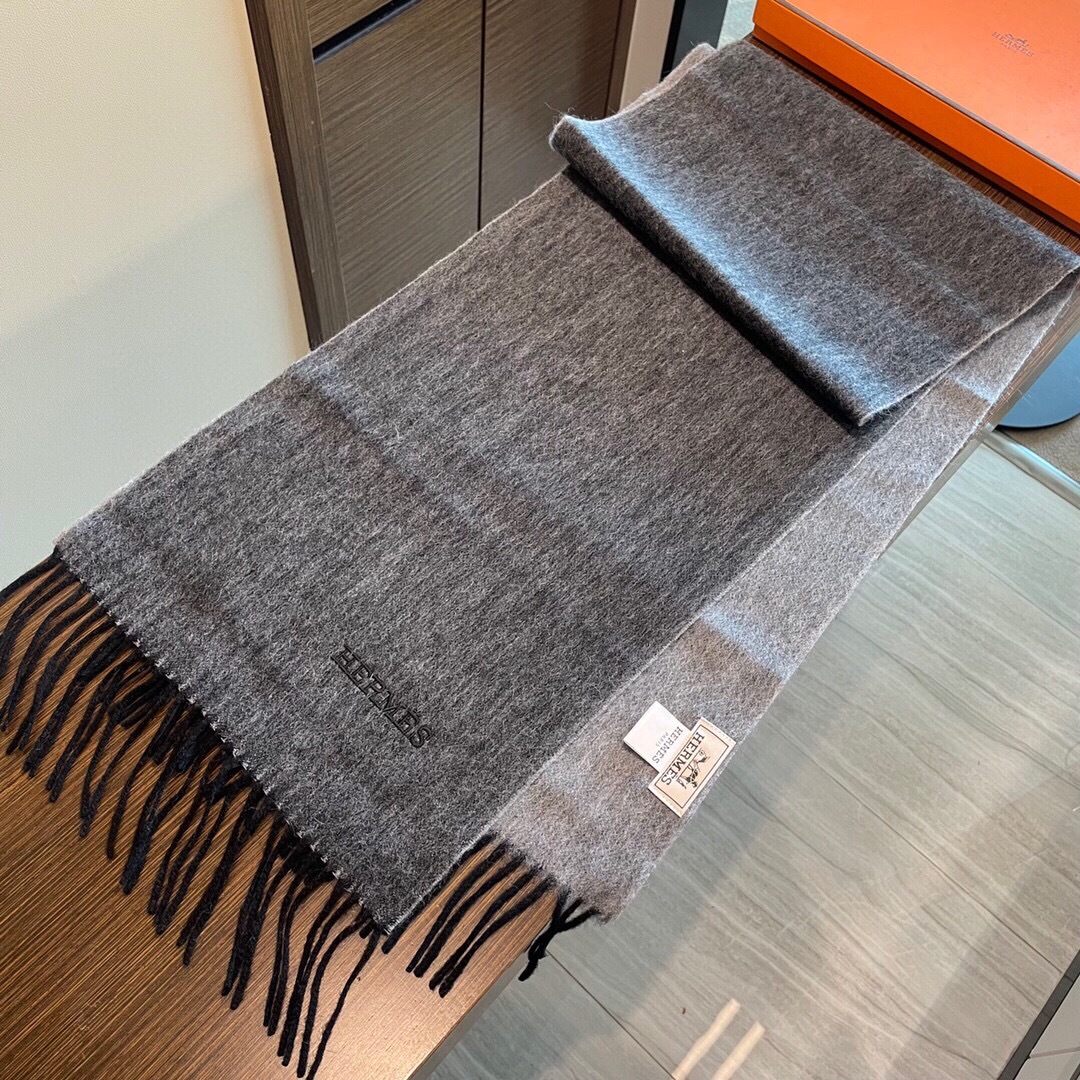新色到❤️ 怒推走量双面爱马仕新款🎊重磅推荐🎊官网最新款💥 100%顶级山羊绒材质。非常保暖👑 柔软亲肤
