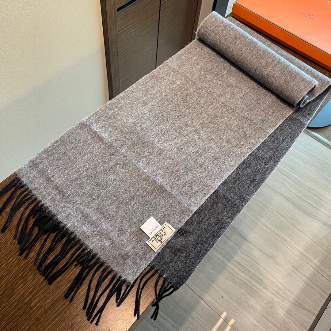 新色到❤️ 怒推走量双面爱马仕新款🎊重磅推荐🎊官网最新款💥 100%顶级山羊绒材质。非常保暖👑 柔软亲肤
