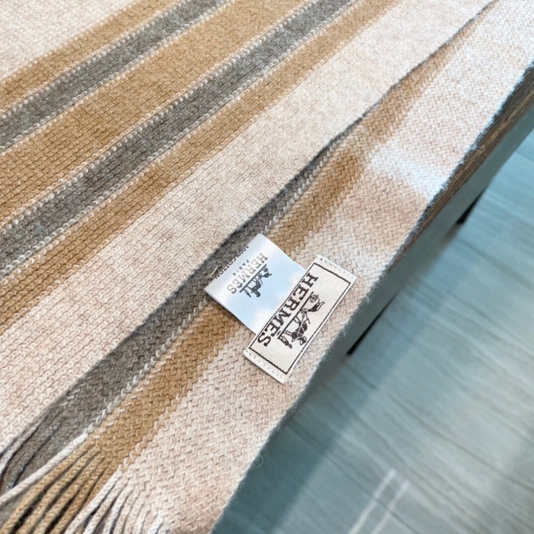 上新2025 爱马仕男女款围巾且买且珍惜😍~都是出口订单所以比较难遇❤️东西讲究少而精😍好看的一定要收😎