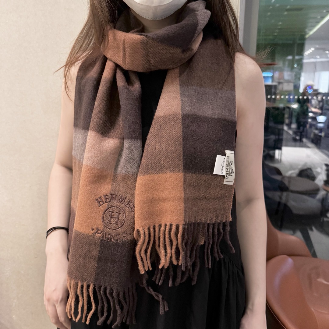 爆款推荐⚠️爱马仕好看到尖叫‼️顶级山羊绒款☀☁️‼️💯非常赞的情侣款围巾💟💟💟此款是专柜限量款👍💋顶级
