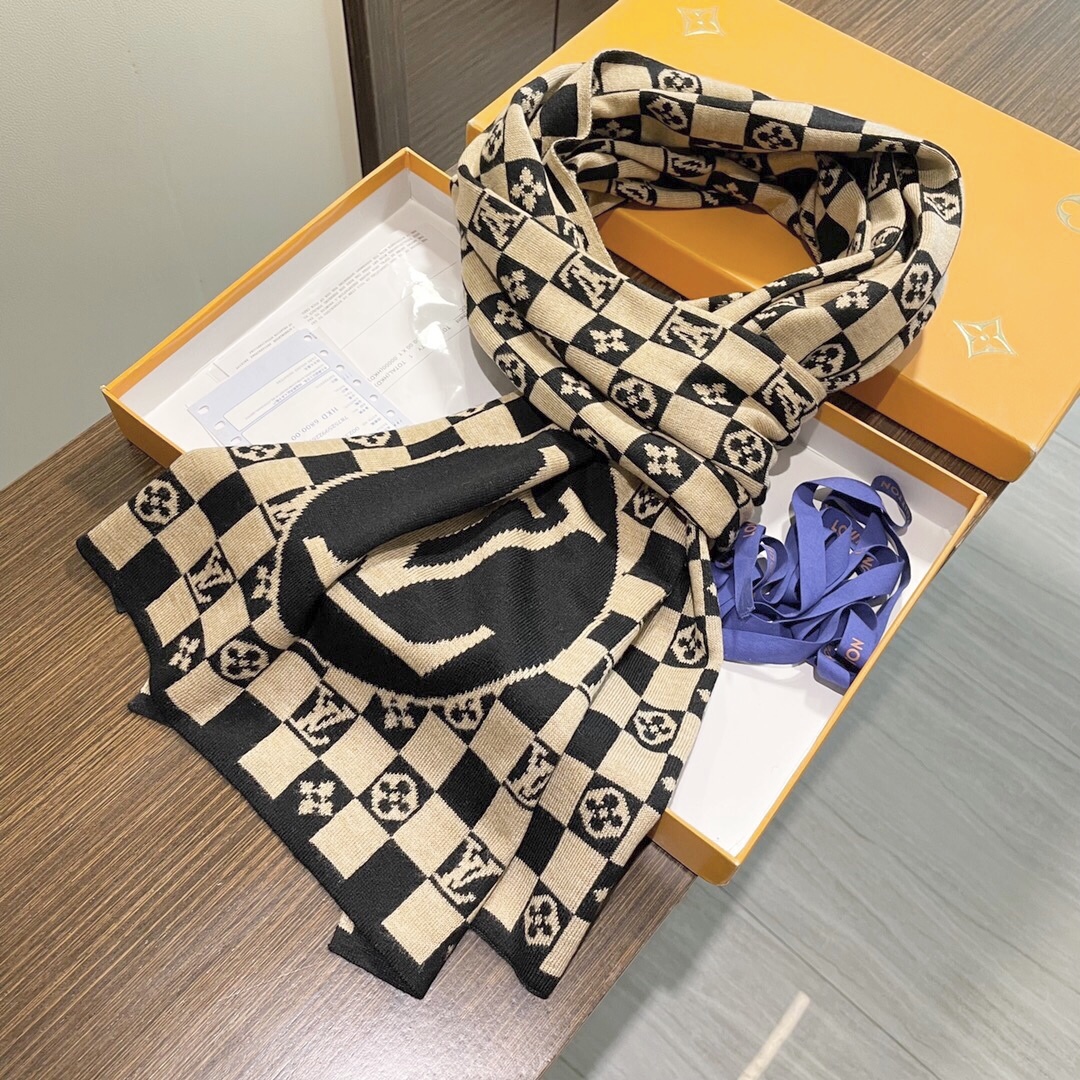 爆款到货LV棋盘格经典棋盘格男女通用围巾👑柔和舒适的羊绒带来今季最温暖贴心呵护❤️最顶级的品质❤️羊绒线