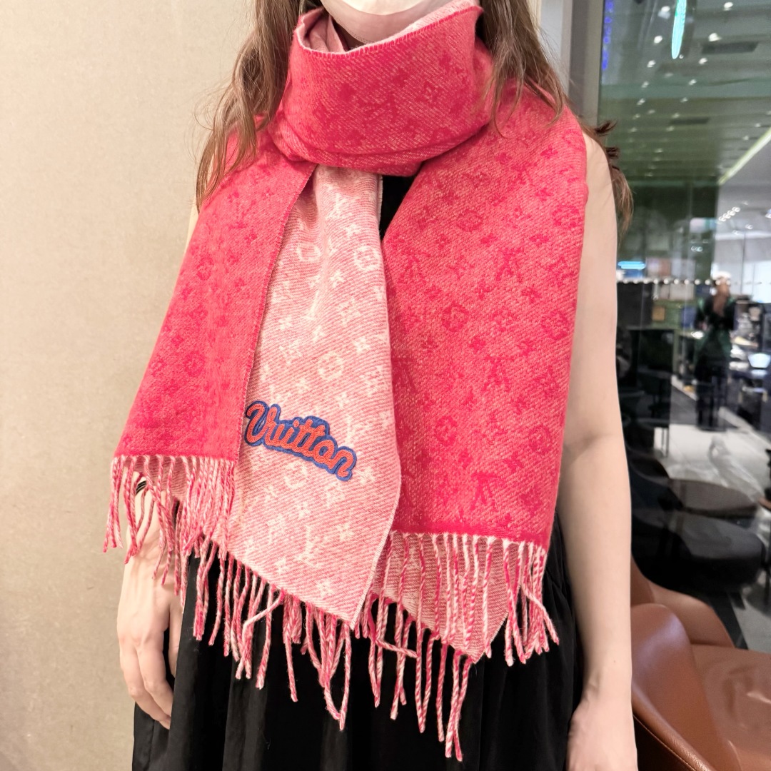 ❤️新款LV 2025高品质 官网同步【双面围巾】经典优雅[礼物]~气质到骨子里[色]新一季的面料超高级