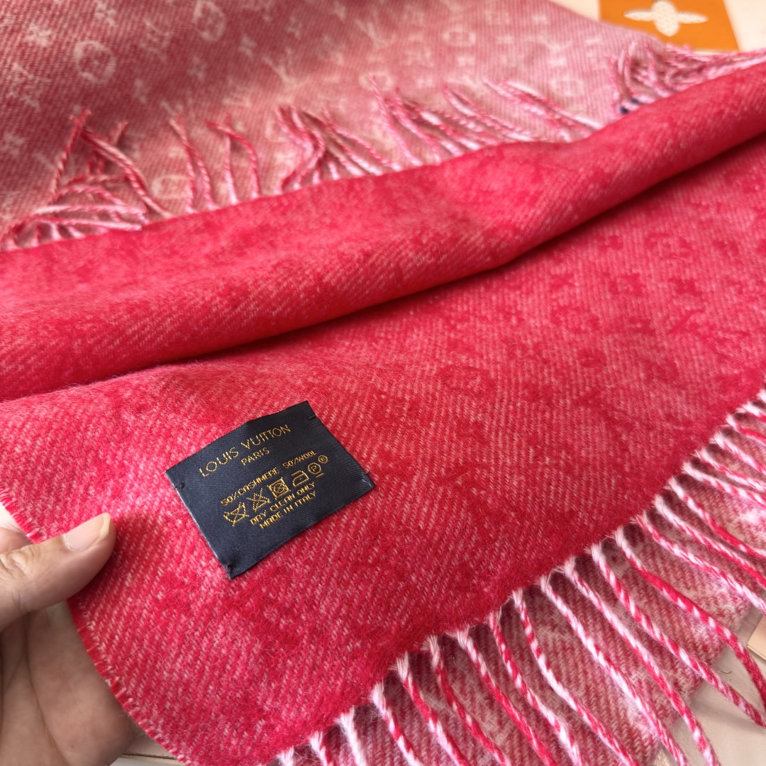 ❤️新款LV 2025高品质 官网同步【双面围巾】经典优雅[礼物]~气质到骨子里[色]新一季的面料超高级