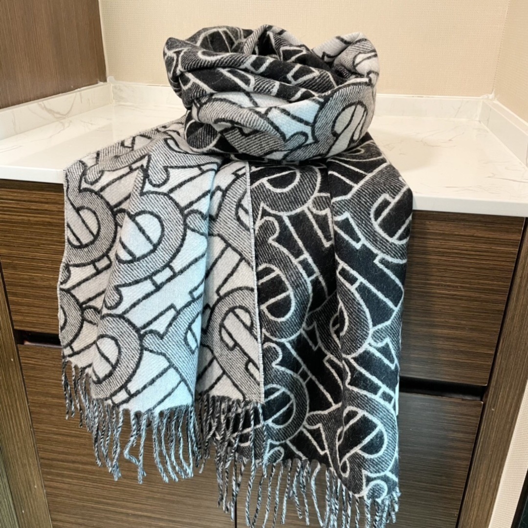 Burberry重磅极品‼️超级流弊。品质绝了,‼️有正品的尽管拉出来PK一下😝绝逼重磅款,一万个推荐👍