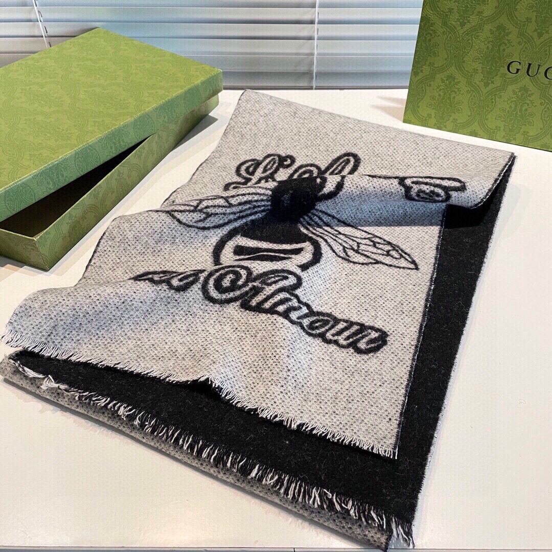 古奇【双G提花双面】款式经典,男女都可以 大方时髦,不过时,随便什么时候拿出来戴都好看。Gucci这款限