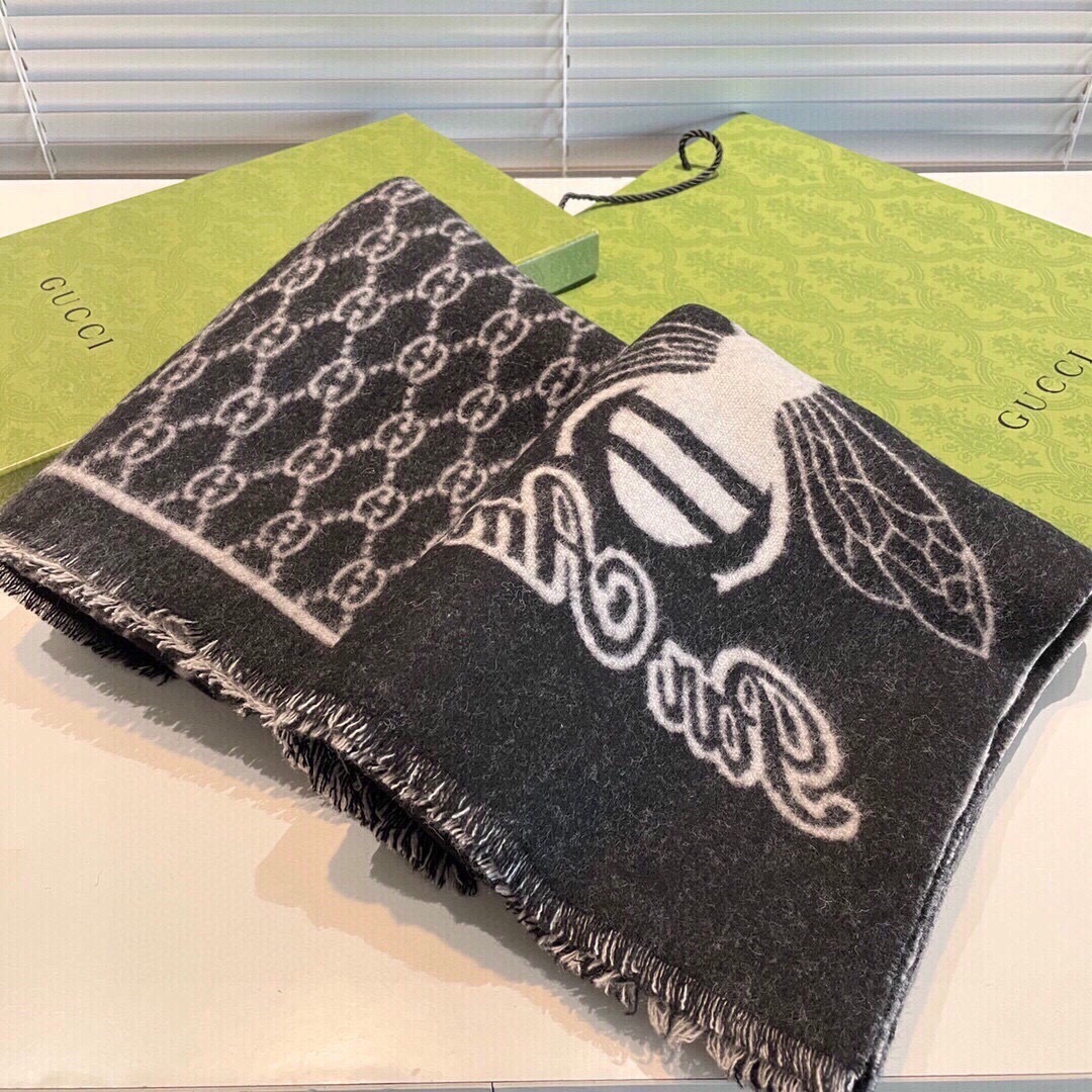 古奇【双G提花双面】款式经典,男女都可以 大方时髦,不过时,随便什么时候拿出来戴都好看。Gucci这款限