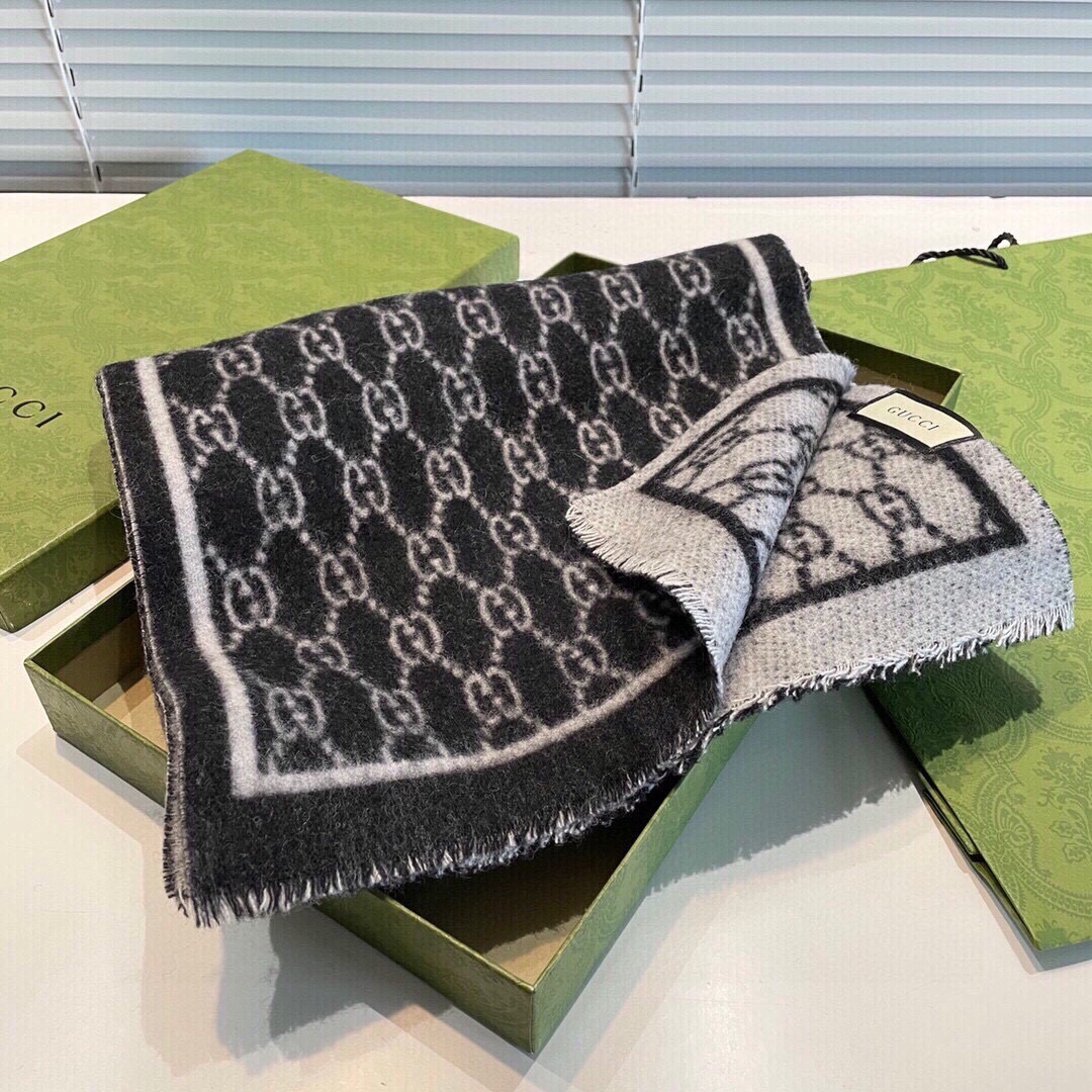 古奇【双G提花双面】款式经典,男女都可以 大方时髦,不过时,随便什么时候拿出来戴都好看。Gucci这款限