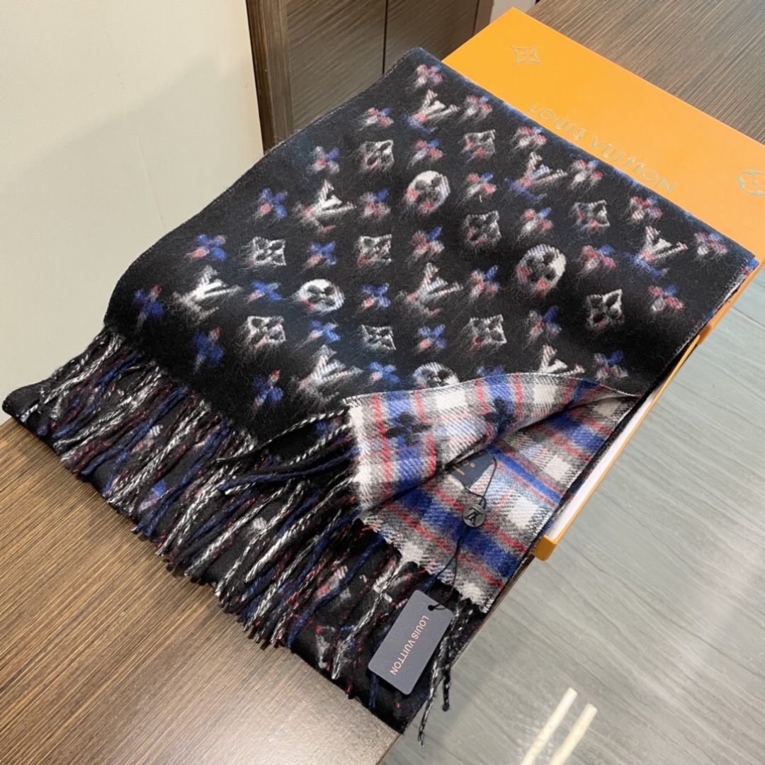 超级大爆款专柜同步 经典设计完美，若隐若现的lv标志，强烈推荐手慢无‼️千万别去专柜买‼️代购就要380