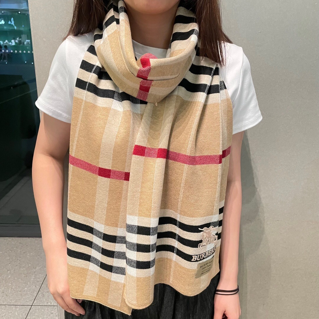 爆款上新 情侣款👍👍B家【经典战马】独家牛货🐂 奢华尽在尺寸之间，高端品质‼️具有超高羊绒品质才会被此品