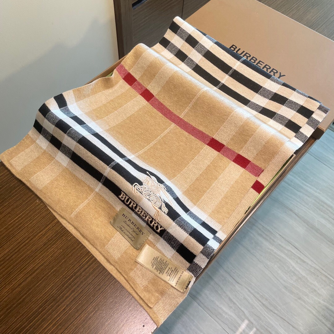 爆款上新 情侣款👍👍B家【经典战马】独家牛货🐂 奢华尽在尺寸之间，高端品质‼️具有超高羊绒品质才会被此品