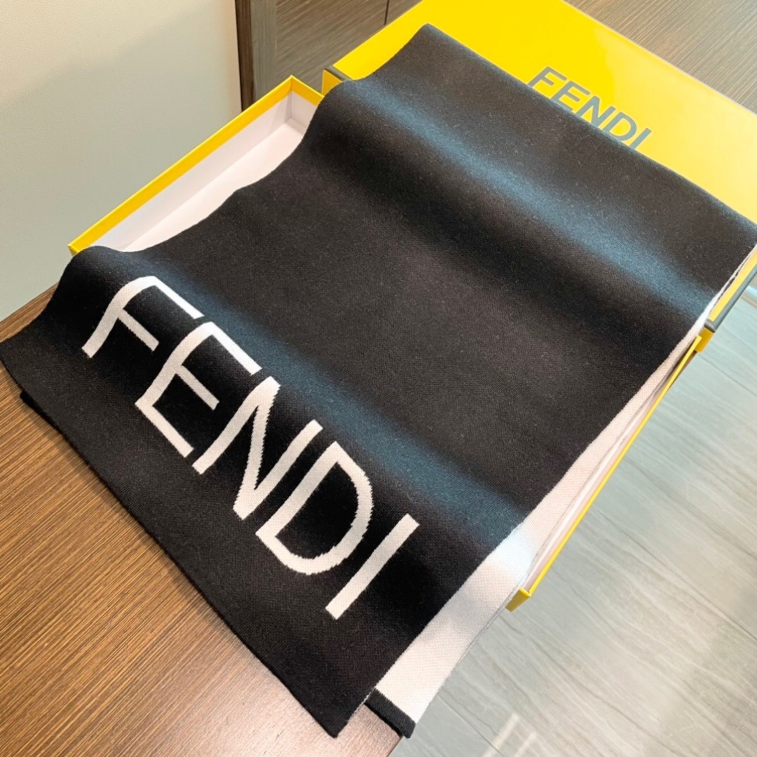 爆款上新 情侣款👍👍F家独家牛货🐂 奢华尽在尺寸之间，高端品质‼️具有超高羊绒品质才会被此品牌青睐‼️这