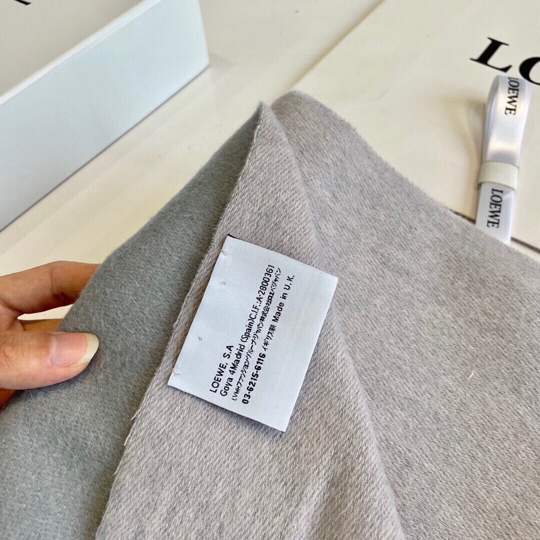 Loewe罗意威今年最新的订单(讲真，送人自用百分推荐)SviP推荐(自留.品质绝对放心).真心觉得可以