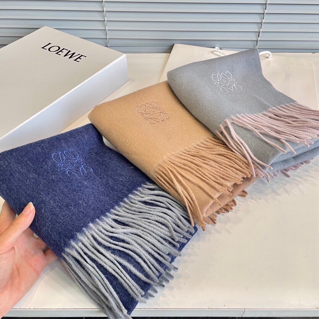 Loewe罗意威今年最新的订单(讲真，送人自用百分推荐)SviP推荐(自留.品质绝对放心).真心觉得可以