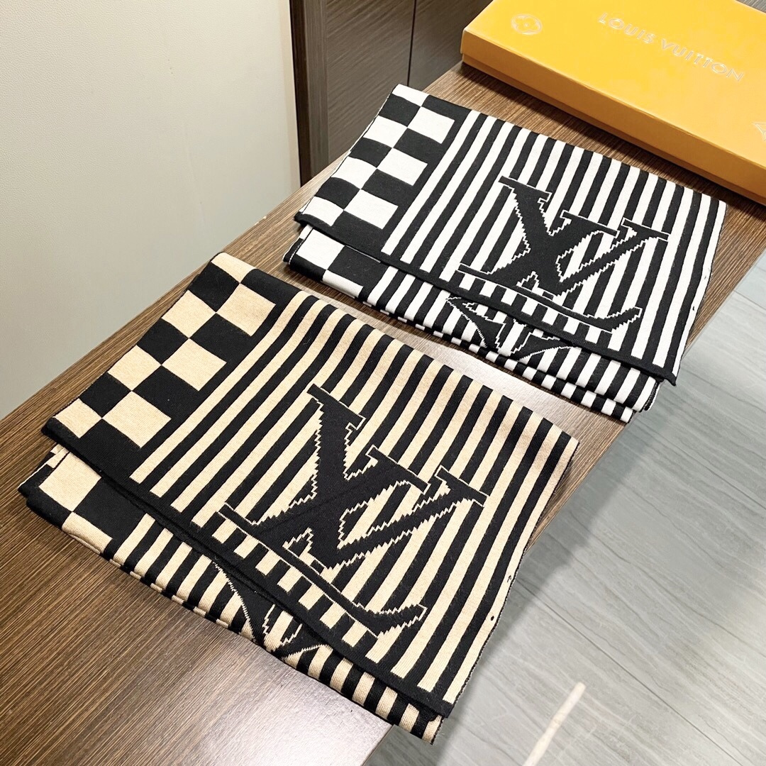 LV【男女围巾】怒赞自留，难得的高端货！家属福利！非常正的围巾~面料大爱，非常柔软细腻舒服，大气简约，超