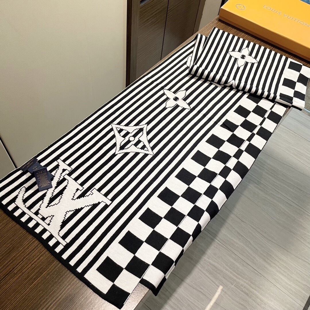 LV【男女围巾】怒赞自留，难得的高端货！家属福利！非常正的围巾~面料大爱，非常柔软细腻舒服，大气简约，超