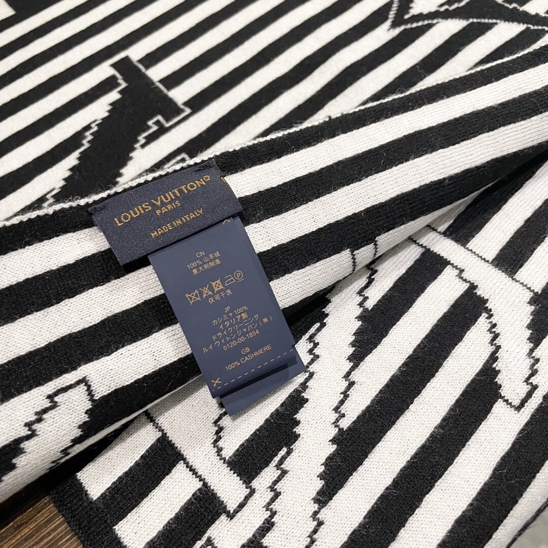 LV【男女围巾】怒赞自留，难得的高端货！家属福利！非常正的围巾~面料大爱，非常柔软细腻舒服，大气简约，超